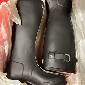 Black size 7 Hunter Rain Boots